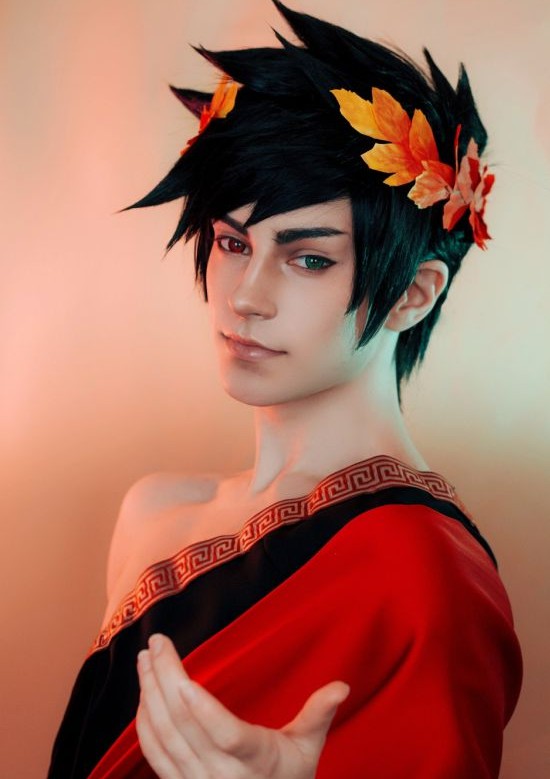 西班牙小哥cos哈迪斯主角这就是神族的美貌