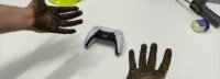 PS5十项测试：手柄被摔9次还洒上饮料 最终仍可用